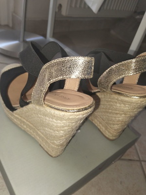 Women's wedge sandals size 37 like new black beige