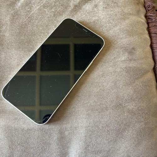 iPhone 12 64GB dual 12MP camera white, like new with case