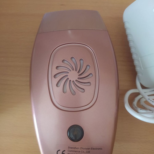 IPL hair removal device new with 600,000 flashes