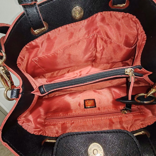 Carpisa shoulder bag like new