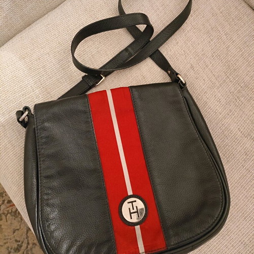 Tommy Hilfiger black leather crossbody bag like new vintage
