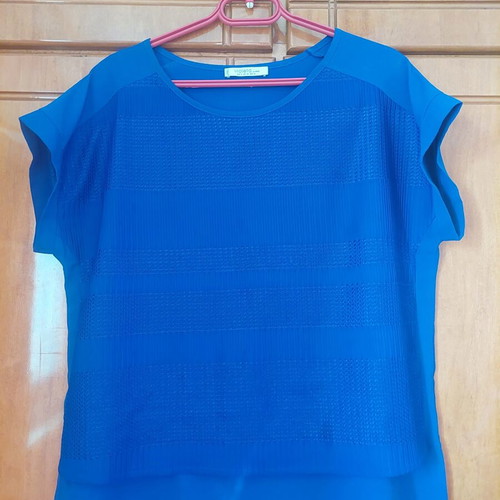 Blouse Violeta by Mango blue size S like new
