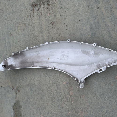 Left side panel Piaggio Beverly 2019 used, genuine without broken mounts