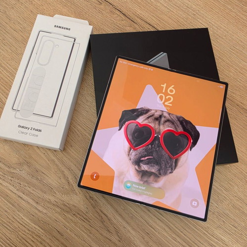 Samsung Galaxy Fold 6 512GB Silver used with accessories and new parts