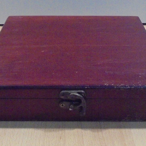Wine accessory tool set in wooden protective case like new