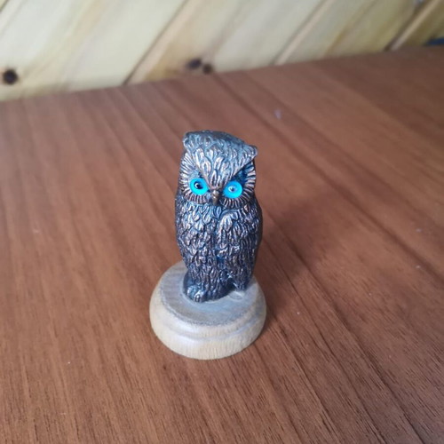 Bronze owl used