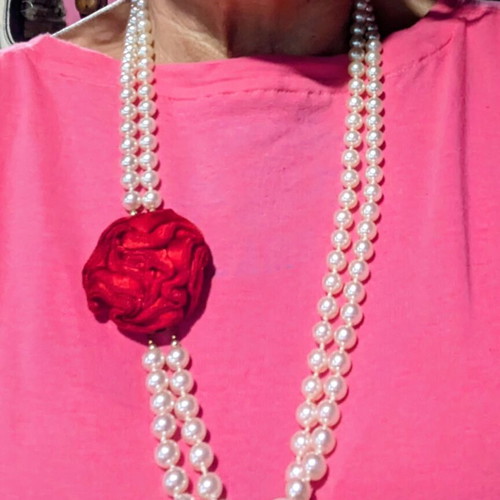 Vintage double necklace with Majorica style pearls, like new