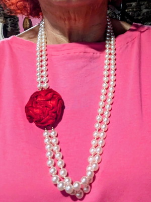 Vintage double necklace with Majorica style pearls, like new