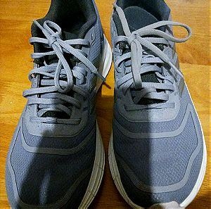 Αθλητικα παπούτσια μοβ.Νουμερο 40½