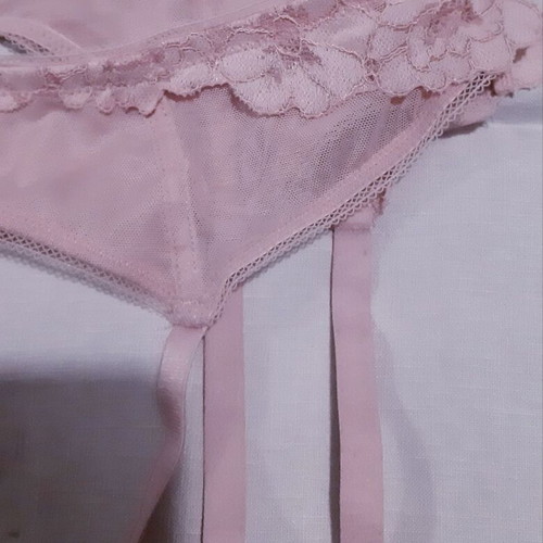 H&M Large pink salmon garter belt new,… - € 6,00