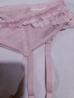 H&M Large pink salmon garter belt new, elastic lace