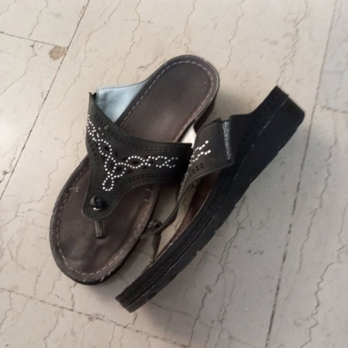 Sandals in very good condition, size 39