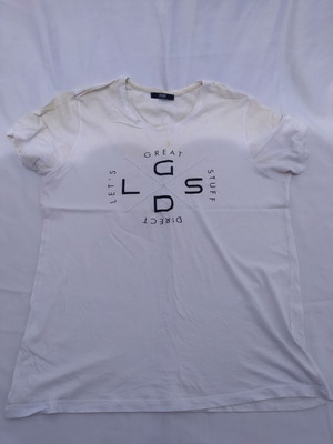 Men's t-shirt used, white, size XL with marks