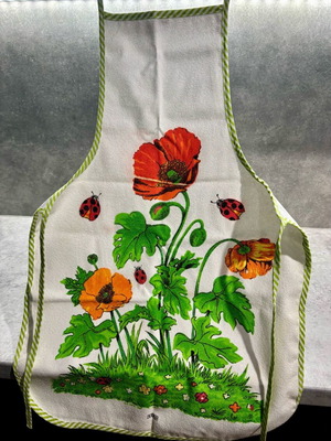 Kitchen apron like new with poppies