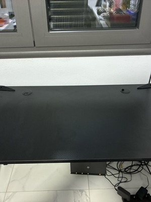 Γραφείο Gaming RGB σαν καινούργιο με τηλεχειριστήριο 120χ60χ70