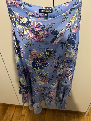 Floral skirt new, size XS, multicolor