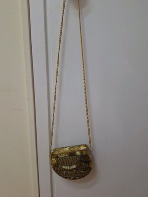 Τσαντάκι ώμου σαν καινούργιο, ιδιόμορφο, μπεζ και καφέ