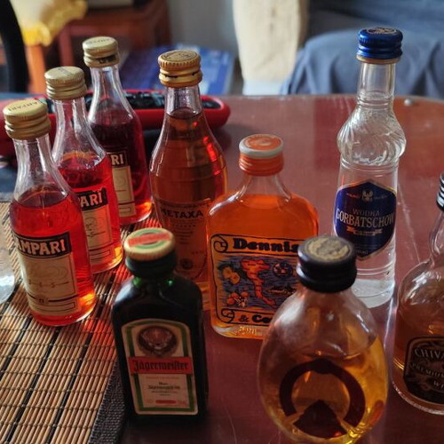 Miniature drinks pack of 13 with 2 decorative Johnnie Walker bottles like new