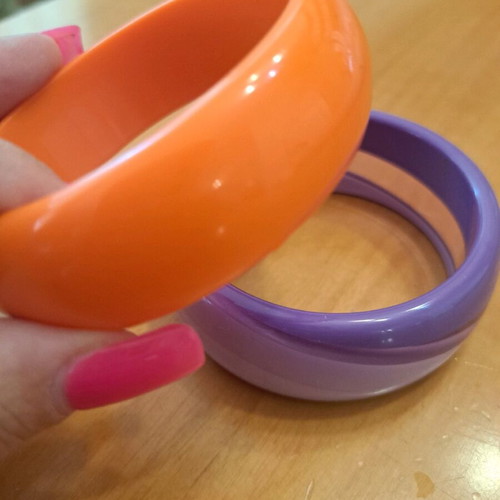 Bracelets like new, pack of 3 multicolored