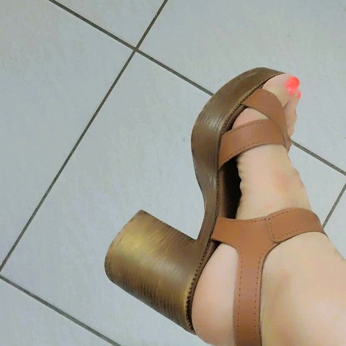 Harris camel leather sandals size 40 used, platform heel