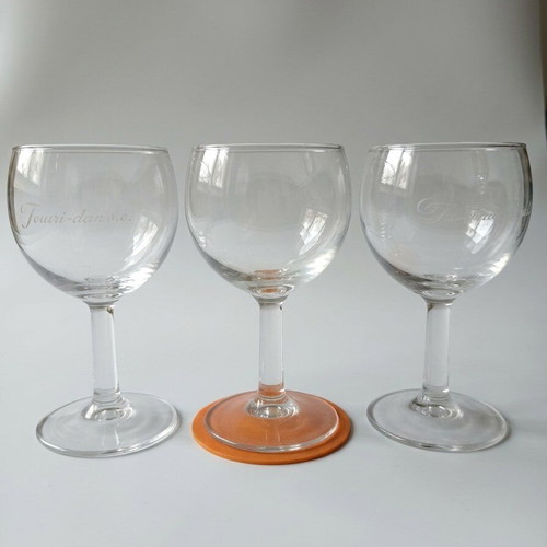 Set of 3 glass wine glasses new, height 13cm