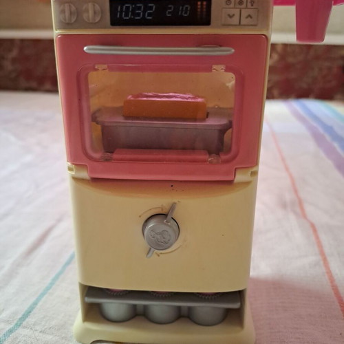 Barbie Pastry Oven with Cupcakes and Accessories used