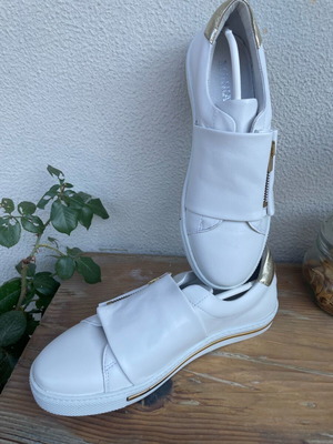 Mania white sneakers like new with gold details, size 38