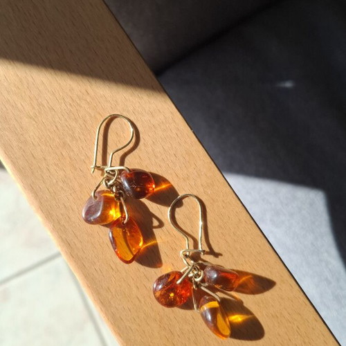Vintage Baltic Amber Cluster Earrings like new, gold-toned