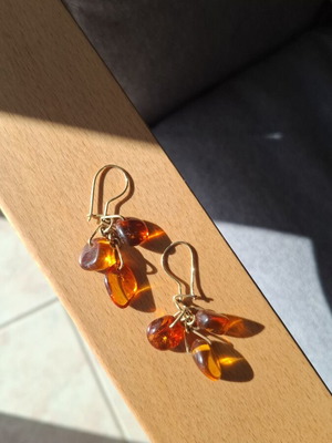 Vintage Baltic Amber Cluster Earrings like new, gold-toned