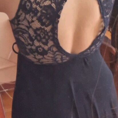 Sleeveless dress like new with back design, size L