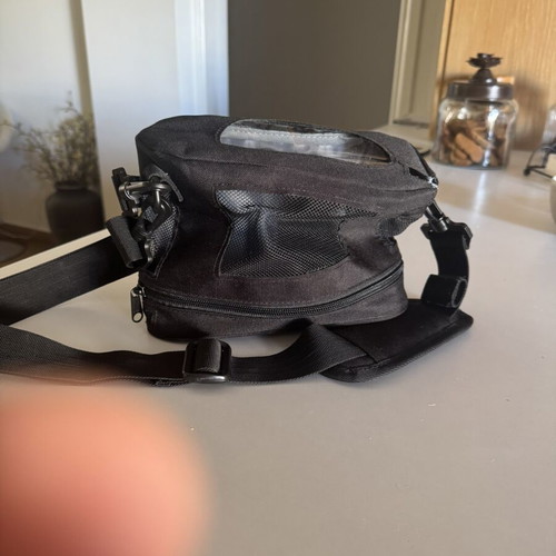 Portable Oxygen Device new with charger and car adapter