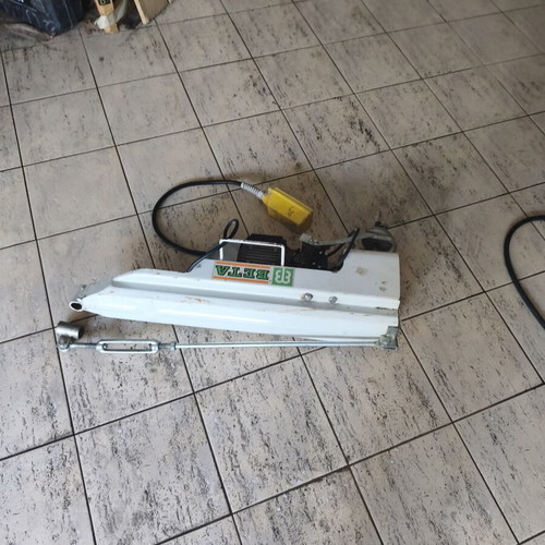 Beta Balcony Hoist like new, 200 kg capacity