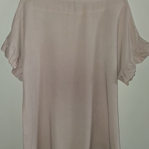 Blouse powder pink with round neckline and ruffle sleeves like new