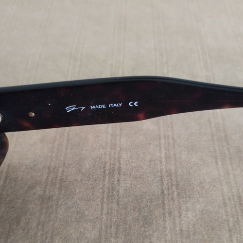 Genny sunglasses like new, brown with case