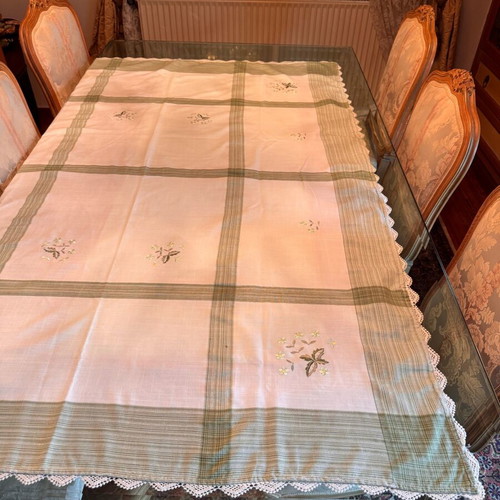 Embroidered tablecloth with flowers and lace, like new, 170x130 cm