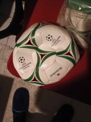 Μπάλες Champions League καινούργιες με τρόμπες και σακίδιο μεταφοράς