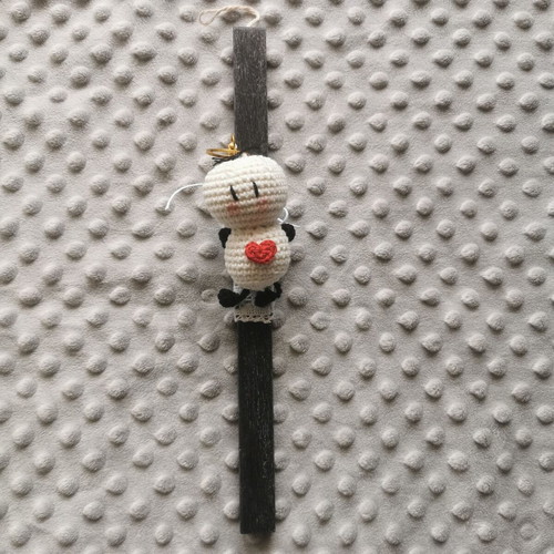 Candle with crocheted Bigli Migli keychain made to order