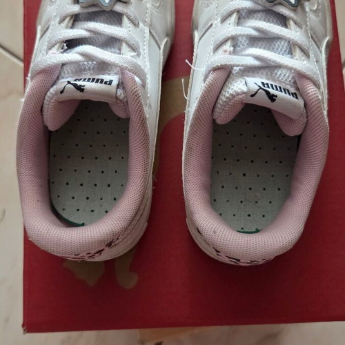 Puma girls' sneakers size 27 like new, white with pink details