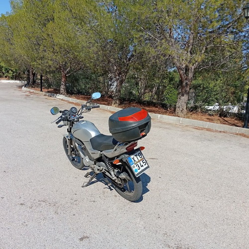 Yamaha YBR 125 road motorcycle, 2008, silver