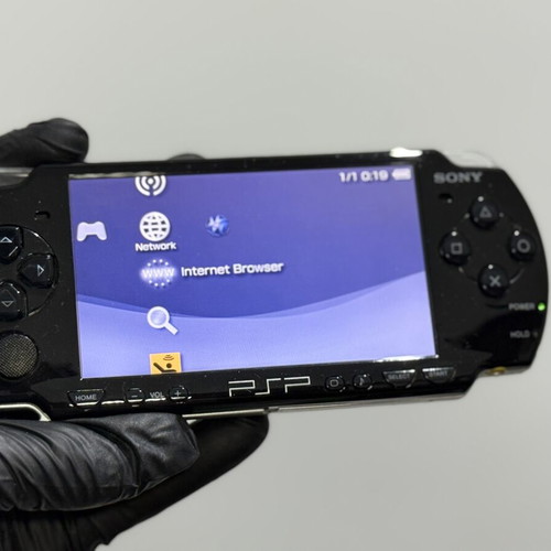 Sony PSP-2000 Piano Black Slim handheld console