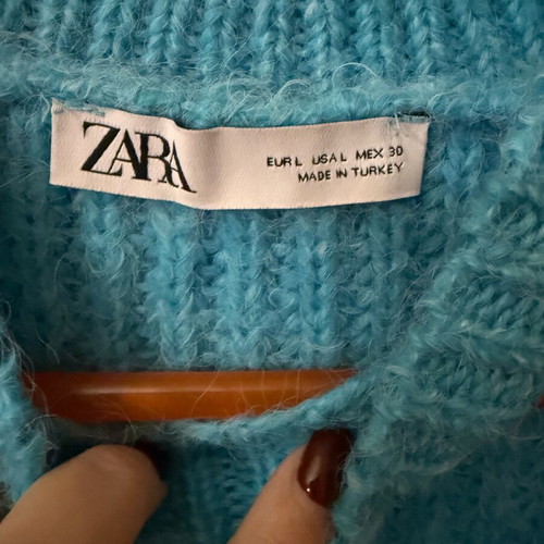 Zara short knitted sweater turquoise with choker and V neckline new