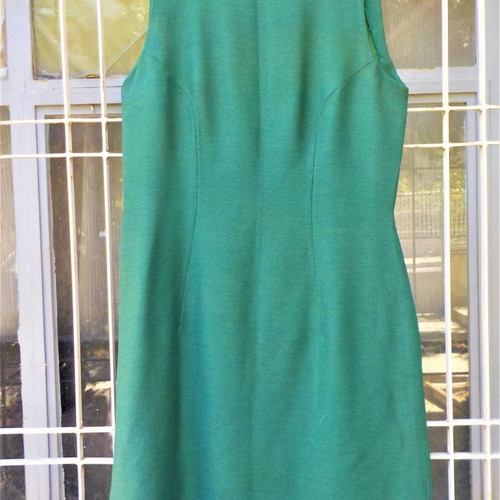 Green handmade dress used, sleeveless, knee-length