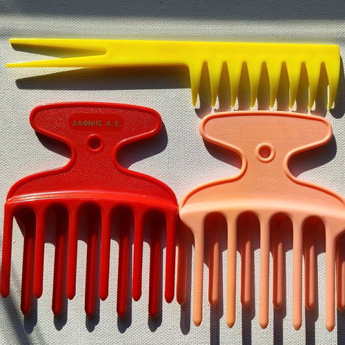 Dafnis combs like new for curly, wavy, and perm hair