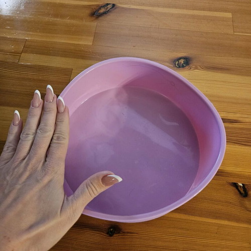 Round silicone cake mold like new