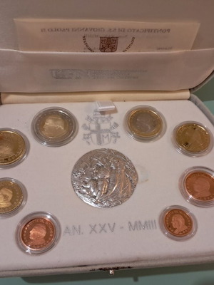 Vatican 2003 Euro Proof Set with Silver Medal mint condition