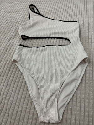 H&M swimsuit like new, black and white, size M