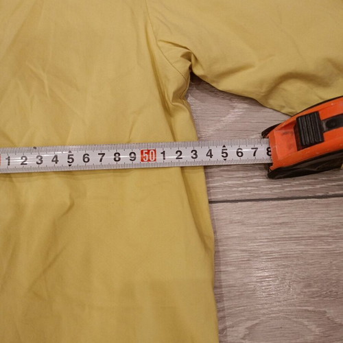 Nike yellow crewneck size M used