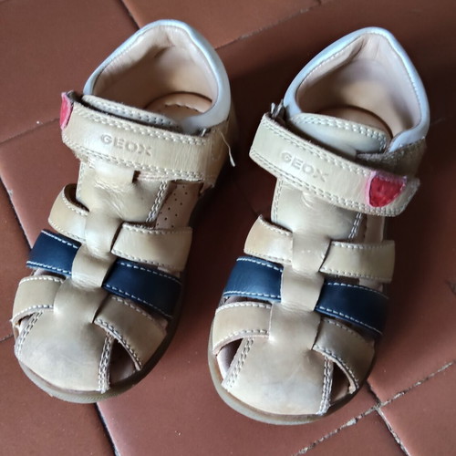 Geox children's sandals, size 25, tan