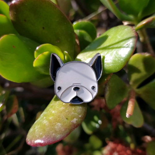 Pin brooch with dog design