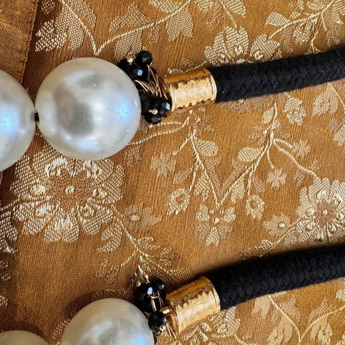 Pendant like new with large black and white beads